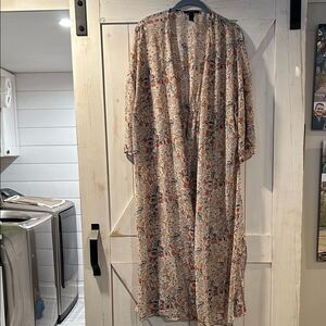 Forever 21 Ivory Floral Kimono Large Flowy Tie Front Short Sleeve Lightweight